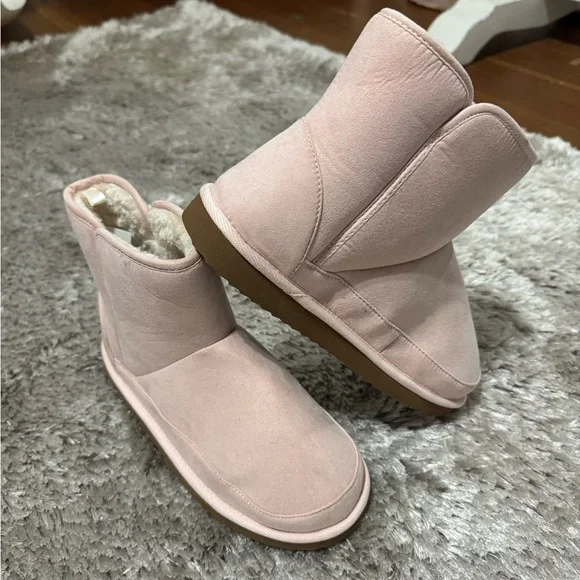 Old Navy Light Pink Winter Boots - Picture 1 of 8